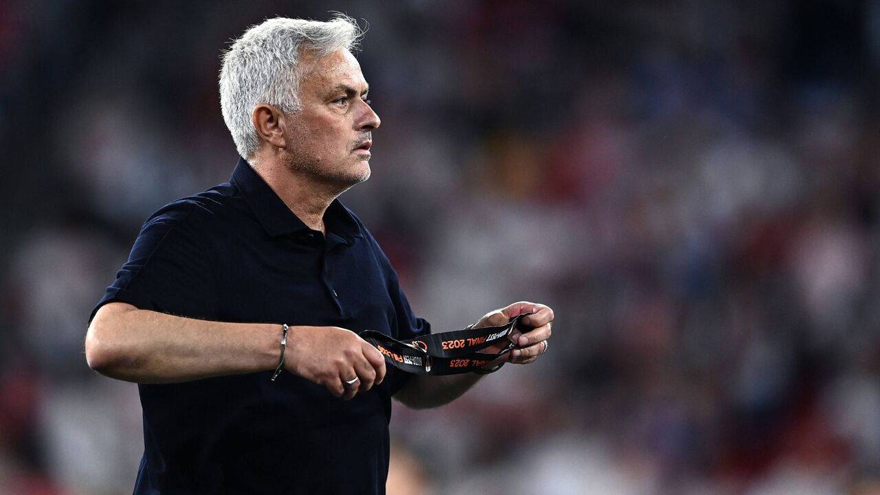 mourinho-dan-turk-kulupleri-aciklamasi-karar-verecegi-tarihi-duyurdu.jpg