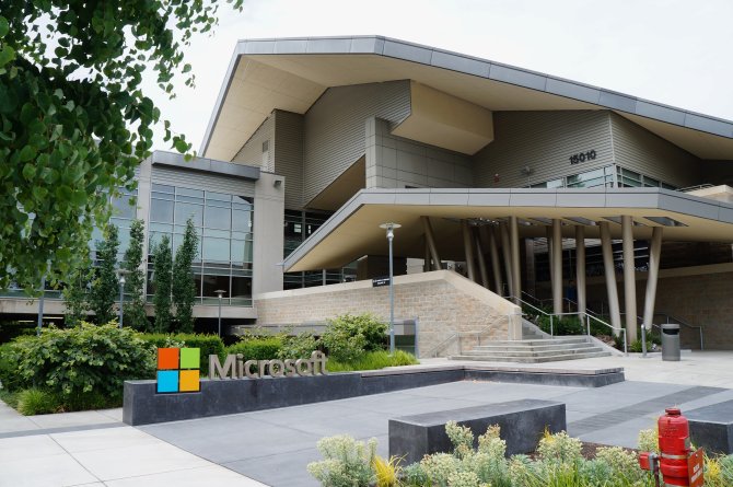 building-92-of-microsoft-redmond-campus-panoramio.jpg