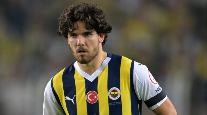 ferdi-kadioglu-fenerbahce-2023-2024-1703074597-124577.jpg